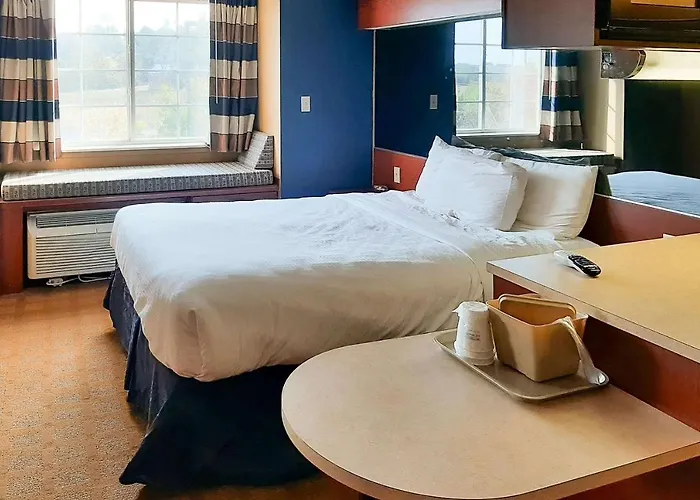 Starkville Inn & Suites