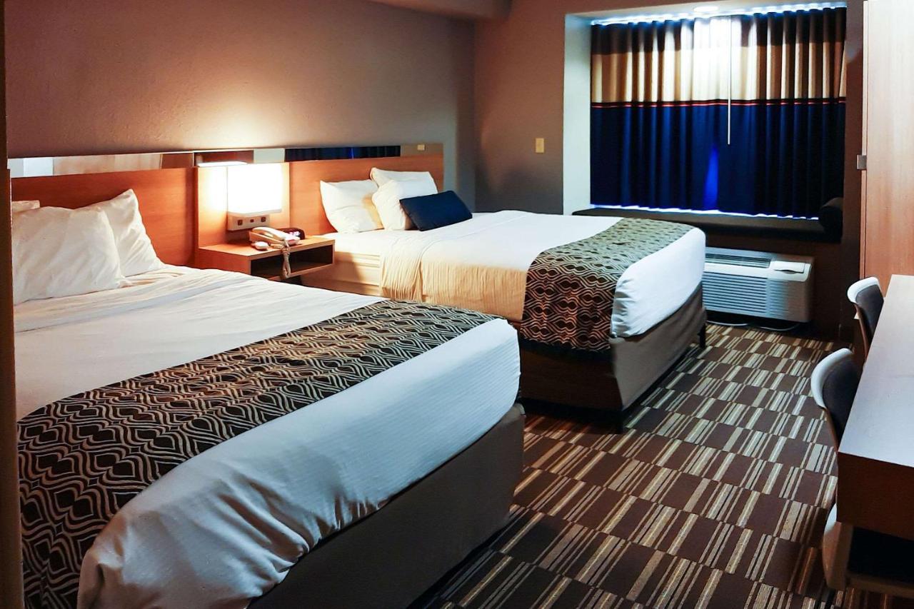 Hotel &
