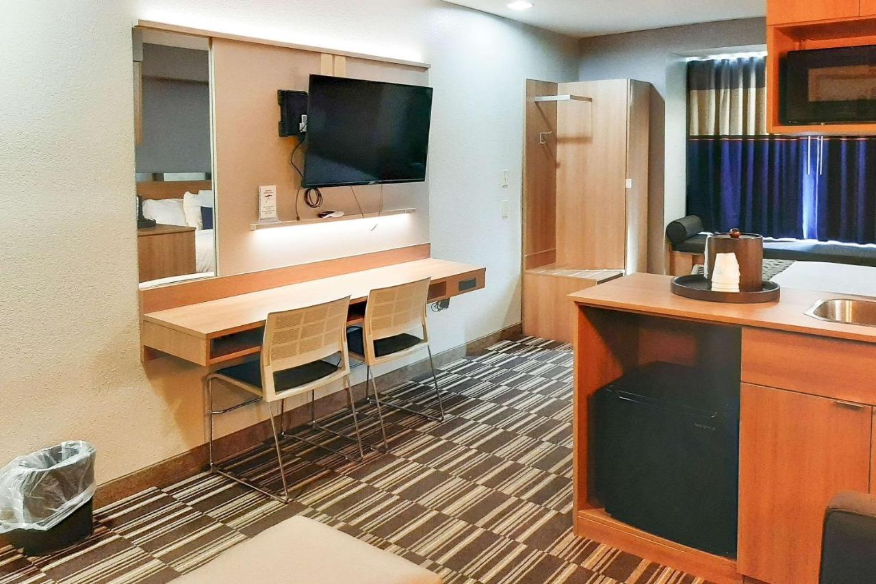 Hotel & 3*